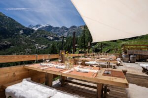 6867b155b59b8a03490339ca DSC07841 300x200