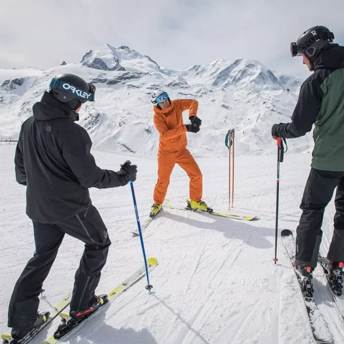 mountaincomapny3 700x700